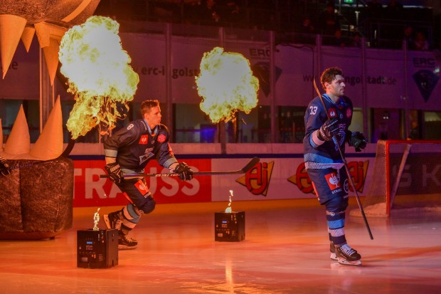 Es wird wieder heiß in der SATURN-Arena.
Am Freitag spielt der ERC zum ersten Mal daheim!
Foto: Johannes Traub/JT-Presse.de