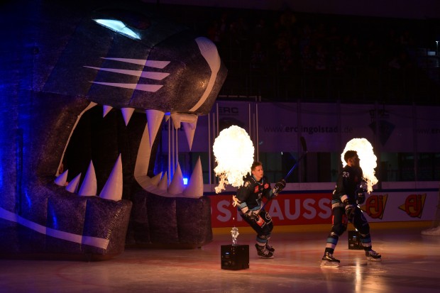 Feuer frei für das letzte Hauptrundenspiel in der CHL.
Foto: Johannes Traub/JT-Presse.de