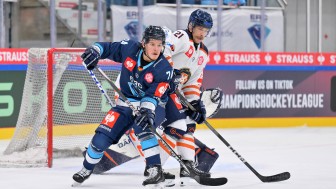 Travis St. Denis und die Panther wollen sich morgen in Växjö durchsetzen.
Foto: Johannes Traub/JT-Presse.de