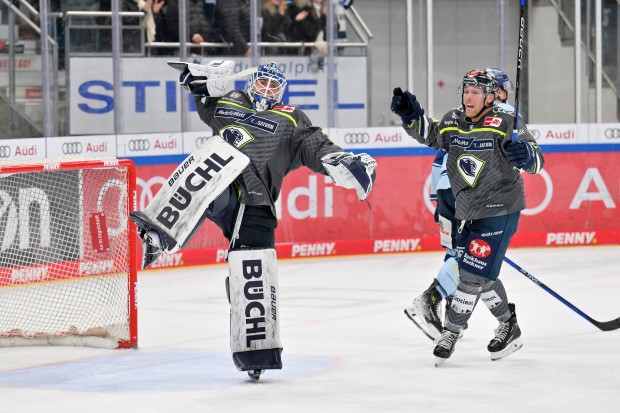 Vorfreude auf das letzte Heimspiel des Jahres, das der ERC erneut im dritten Trikot bestreitet.
Foto: Johannes Traub/JT-Presse