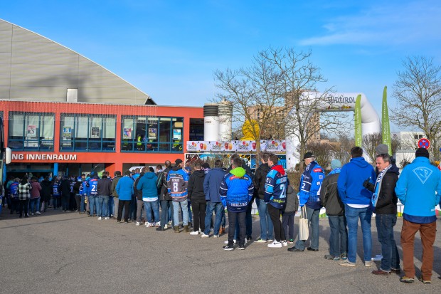 Umfrage zu den Heimspielbesuchen beim ERC.
Foto: Johannes Traub/JT-Presse.de