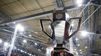 Am Wochenende an verschiedenen Orten in Ingolstadt: Der CHL-Pokal.