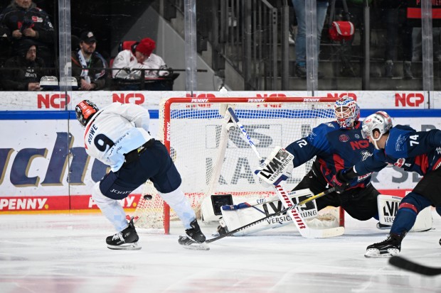 Der ERC will ordentlich Druck auf den Ice Tigers-Kasten machen.
Foto: DEL-Photosharing