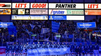 Der ERC wünscht der Panther-Familie frohe Weihnachten.
Foto: Johannes Traub/JT-Presse.de Der ERC wünscht der Panther-Familie frohe Weihnachten.
Foto: Johannes Traub/JT-Presse.de