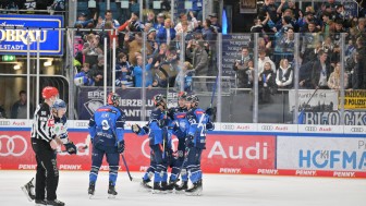 In der 4. Minute eröffneten die Panther den Torreigen.
Foto: Johannes Traub/JT-Presse.de