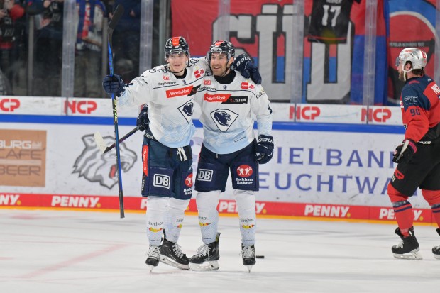 Philipp Krauß (li.) erzielte den Siegtreffer beim Derby in Nürnberg.
Foto: Johannes Traub/JT-Presse.de