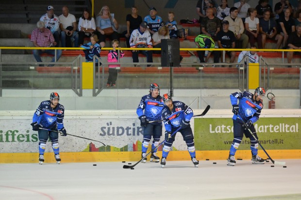 In wenigen Minuten starten die Panther in den Vinschgau Cup. Live zu sehen im kostenlosen Livestream bei YouTube.
Foto: Johannes Traub/JT-Presse.de
