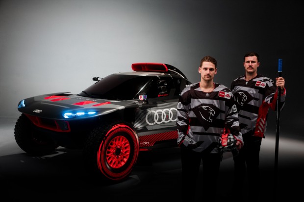 Mit einem zum Helm passenden Design, das von Audi gestaltet wurde, glänzen die neuen Warmup-Trikots.