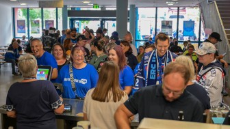 Der neue Treffpunkt für Panther-Fans im Dauerkarteneingang hat am Sonntag ab 11 Uhr geöffnet.
Foto: Johannes Traub/JT-Presse.de Der neue Treffpunkt für Panther-Fans im Dauerkarteneingang hat am Sonntag ab 11 Uhr geöffnet.
Foto: Johannes Traub/JT-Presse.de