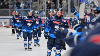 Die Panther eröffnen die neue DEL-Saison.
Foto: Johannes Traub/JT-Presse.de Die Panther eröffnen die neue DEL-Saison.
Foto: Johannes Traub/JT-Presse.de
