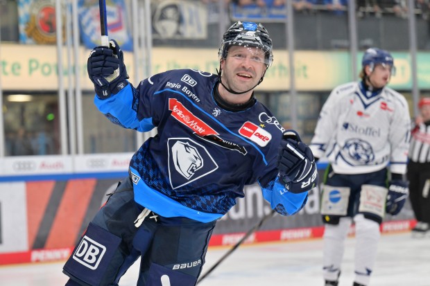 Können sich Riley Sheen und die Panther auch im vierten Saisonduell mit Straubing durchsetzen?
Foto: Johannes Traub/JT-Presse.de