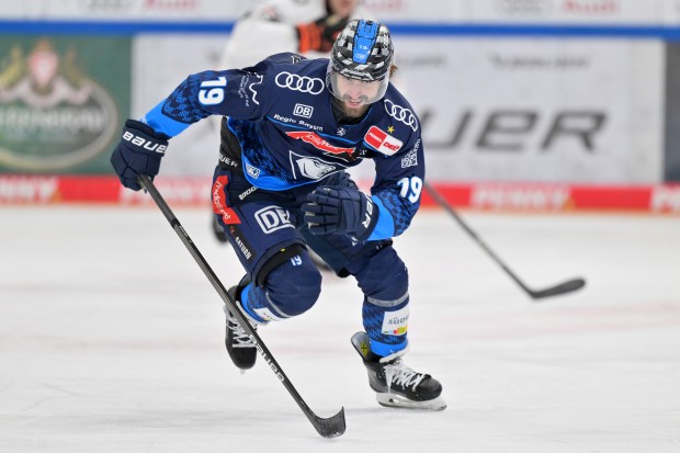 Ihren Lauf fortsetzen wollen Wojo Stachowiak und die Panther auch am Freitag im Heimspiel gegen die DEG.
Foto: Johannes Traub/JT-Presse.de
