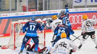 Das erste Heimspiel gegen Bremerhaven gewann der ERC mit 4:2.
Foto: Johannes Traub/JT-Presse.de