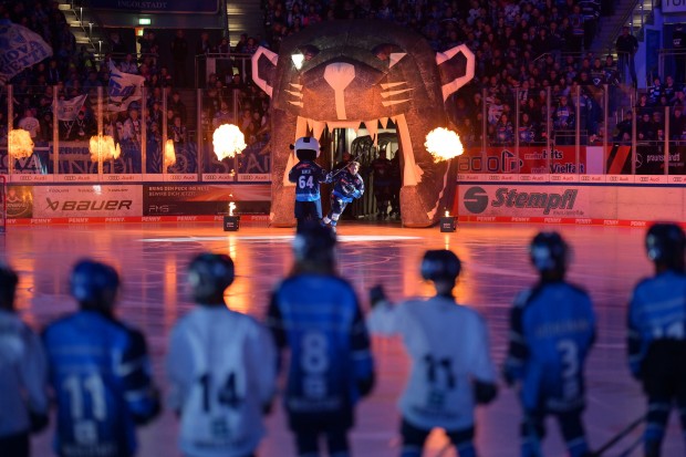 Derby-Atmosphäre am Sonntagabend.
Foto: Johannes Traub/JT-Presse.de