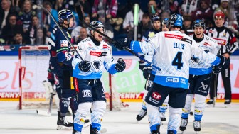 Unter anderem die Jerseys von Alex Breton und Morgan Ellis sind aktuell zu haben.
Foto: City-Press