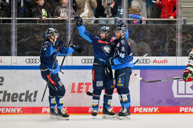 Daniel Pietta (r.) war mit drei Scorerpunkten der Matchwinner.
Copyright: Johannes Traub/JT-Presse.de/DEL-Photo-Sharing