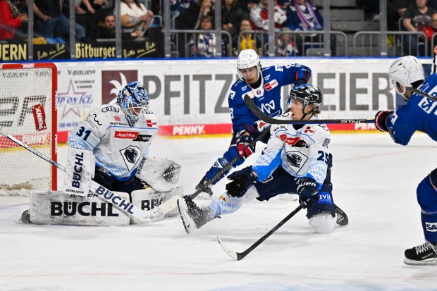 In einem engen Match musste sich der ERC in Mannheim mit 4:3 geschlagen geben.
Foto: DEL-Photosharing