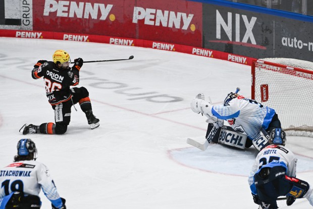 ERC-Goalie Christian Heljanko war bei allen drei Gegentoren machtlos.
Foto: DEL-Photosharing
