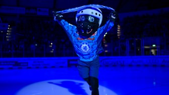 Maskottchen Xaver freut sich auf den Familientag in der SATURN-Arena.
Foto: Johannes Traub/JT-PResse.de