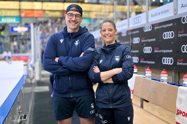Kán Liebscher und Physiotherapeutin Carina Seitzer gehören zum Team des TZM, das sich intensiv um die Panther-Profis kümmert.
Foto: Johannes Traub/JT-Presse.de