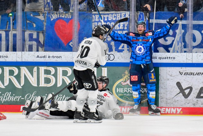Daniel Pietta geht auch in der kommenden Saison für den ERC auf Torejagd.
Foto: Johannes Traub/JT-Presse.de