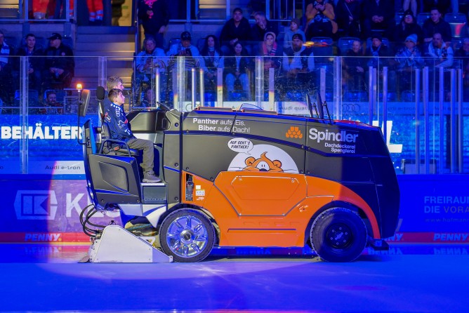 Gewinne eine Mitfahrt auf der Zamboni.
Foto: Johannes Traub/JT-Presse.de
