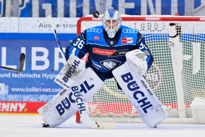 Danke, Brett, für 39 Einsätze im ERC-Trikot!
Foto: Johannes Traub/JT-Presse.de
