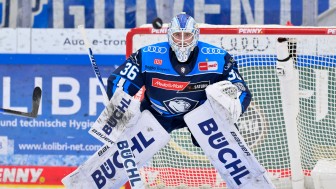Danke, Brett, für 39 Einsätze im ERC-Trikot!
Foto: Johannes Traub/JT-Presse.de Danke, Brett, für 39 Einsätze im ERC-Trikot!
Foto: Johannes Traub/JT-Presse.de