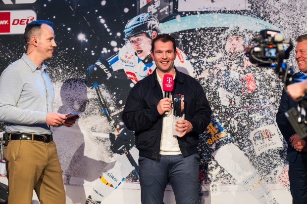 Riley Barber wurde am Montagabend im Rahmen der Award Show als Stürmer des Jahres ausgezeichnet.
Foto: City-Press