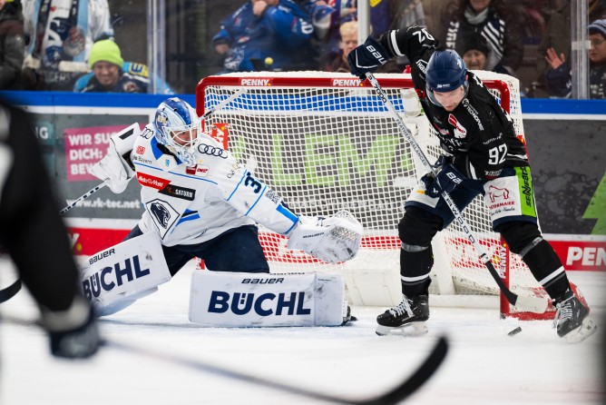 Das 3:3 von Marcel Brandt fiel mitten in der großen Straubinger Druckphase.
Foto: City-Press