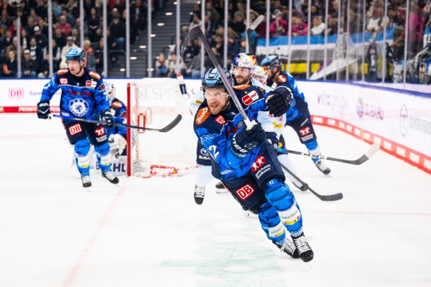 Der ERC um Daniel Schmölz muss sich in München spät geschlagen geben.
Foto: City-Press