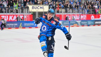 Alex Breton traf im Duell mit dem Meister doppelt.
Foto: Johannes Traub/JT-Presse.de Alex Breton traf im Duell mit dem Meister doppelt.
Foto: Johannes Traub/JT-Presse.de