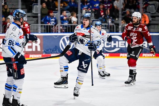 Alex Breton traf kurz vor der 2. Pause zum wichtigen 3:0.
Foto: DEL-Photosharing
