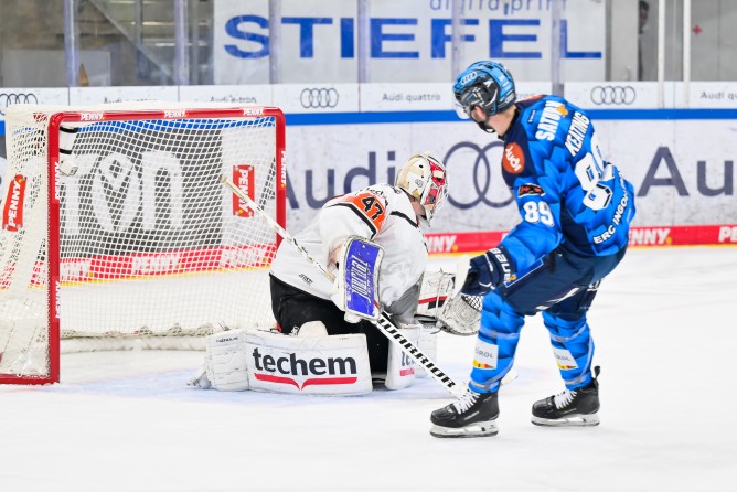 Austen Keating erzielte den Siegtreffer für den ERC.
Foto: Johannes Traub/JT-Presse.de