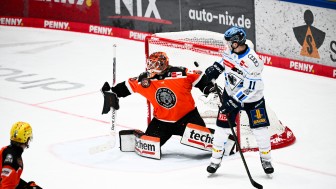 Der ERC Ingolstadt sichert sich in Frankfurt zwei Punkte.
Foto: DEL-Photosharing