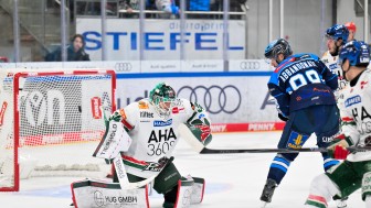 Sieben Mal schlug der Puck im Augsburger Kasten ein.
Foto: Johannes Traub/JT-Presse.de
