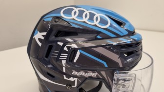 Unter anderem der Helm von Daniel Pietta ist aktuell zu haben.