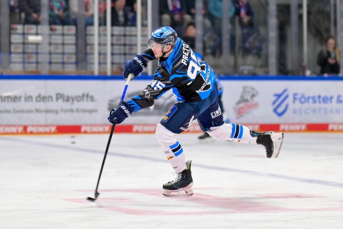Unter anderem das Warmup-Jersey von Philipp Preto ist zu haben.
Foto: Johannes Traub/JT-Presse.de