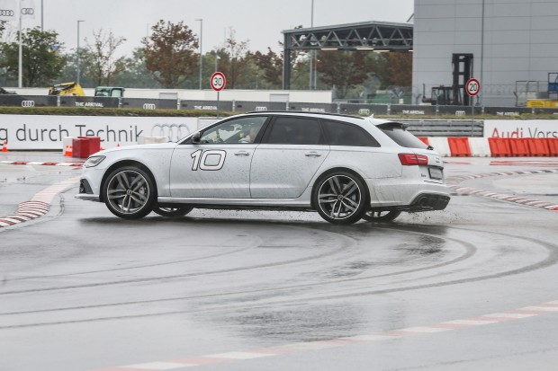 Interessante Erfahrung für die Panther-Profis  - Foto: Bösl / Audi AG