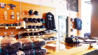 Der Fairplay Hockeyshop hat bald eine neue Heimat - im ehemaligen N°64... Der Fairplay Hockeyshop hat bald eine neue Heimat - im ehemaligen N°64...