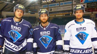 Tim Wohlgemuth, Simon Schütz und Garret Pruden (v.l.n.r.) sind in der Saison 2019/20 per Förderlizenz auch für den ESV Kaufbeuren in der DEL2 spielberechtigt.