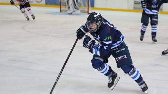 Mit einer kämpferisch starken Leistung besiegten die Jungpanther den Tabellenführer ESC Dresden. Mit einer kämpferisch starken Leistung besiegten die Jungpanther den Tabellenführer ESC Dresden.