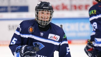 Marvin Feigl bejubelt seinen Treffer im ersten Match gegen die Düsseldorfer EG.
Foto: Ralf Lüger Marvin Feigl bejubelt seinen Treffer im ersten Match gegen die Düsseldorfer EG.
Foto: Ralf Lüger