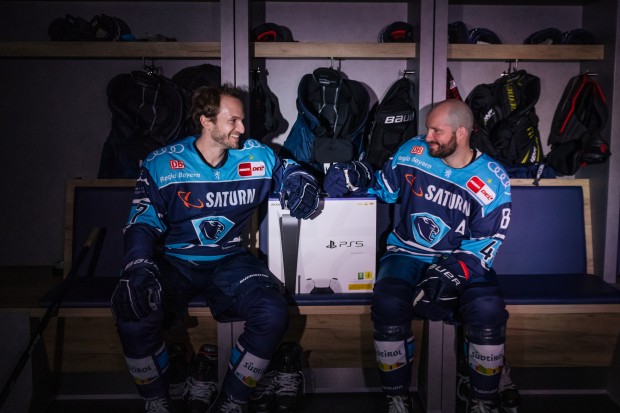 Gemeinsam mit SATURN verlosen wir das große Bundle: NHL 23 und PS5!