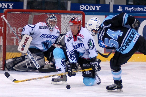 Bei 5+Spieldauer war auch Andrew Schneider nicht erfolgreich<br>Fotos:Hockey-Press