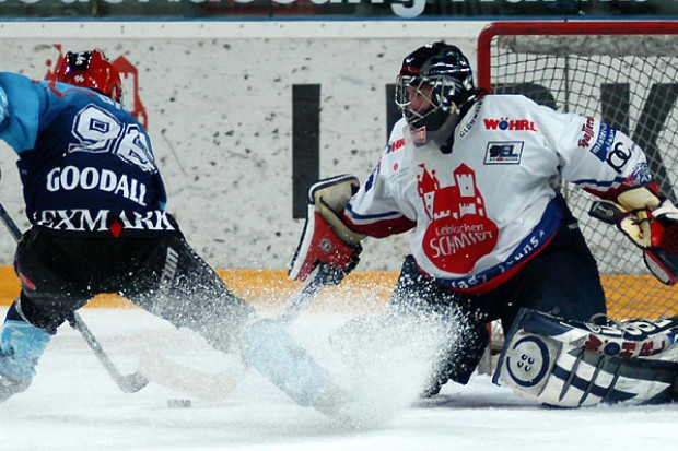Auch Glen Goodall war beim Penalty nicht erfolgreich<br>Fotos:Hockey-Press