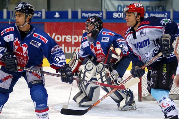 Sam Groleau wartet auf den Puck