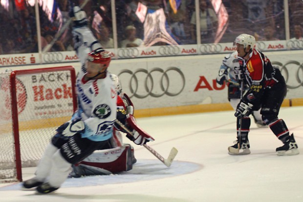 Sean Tallaire mit dem 2:1 Siegtreffer