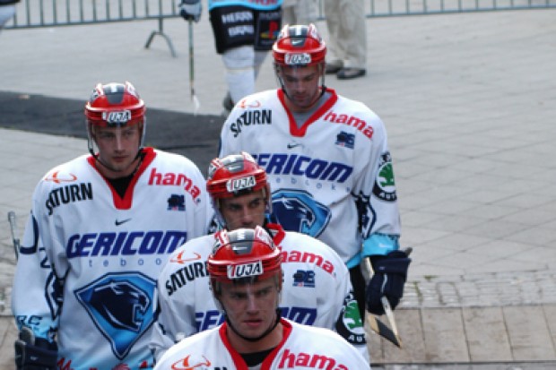 Der letzte "Einmarsch" der Panther im alten Stadion