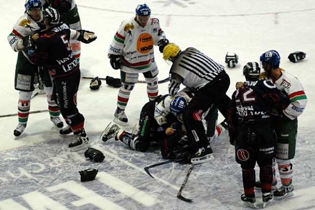 Derbystimmung beim Vorbereitungsspiel